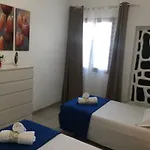 Casa Gloria Tías